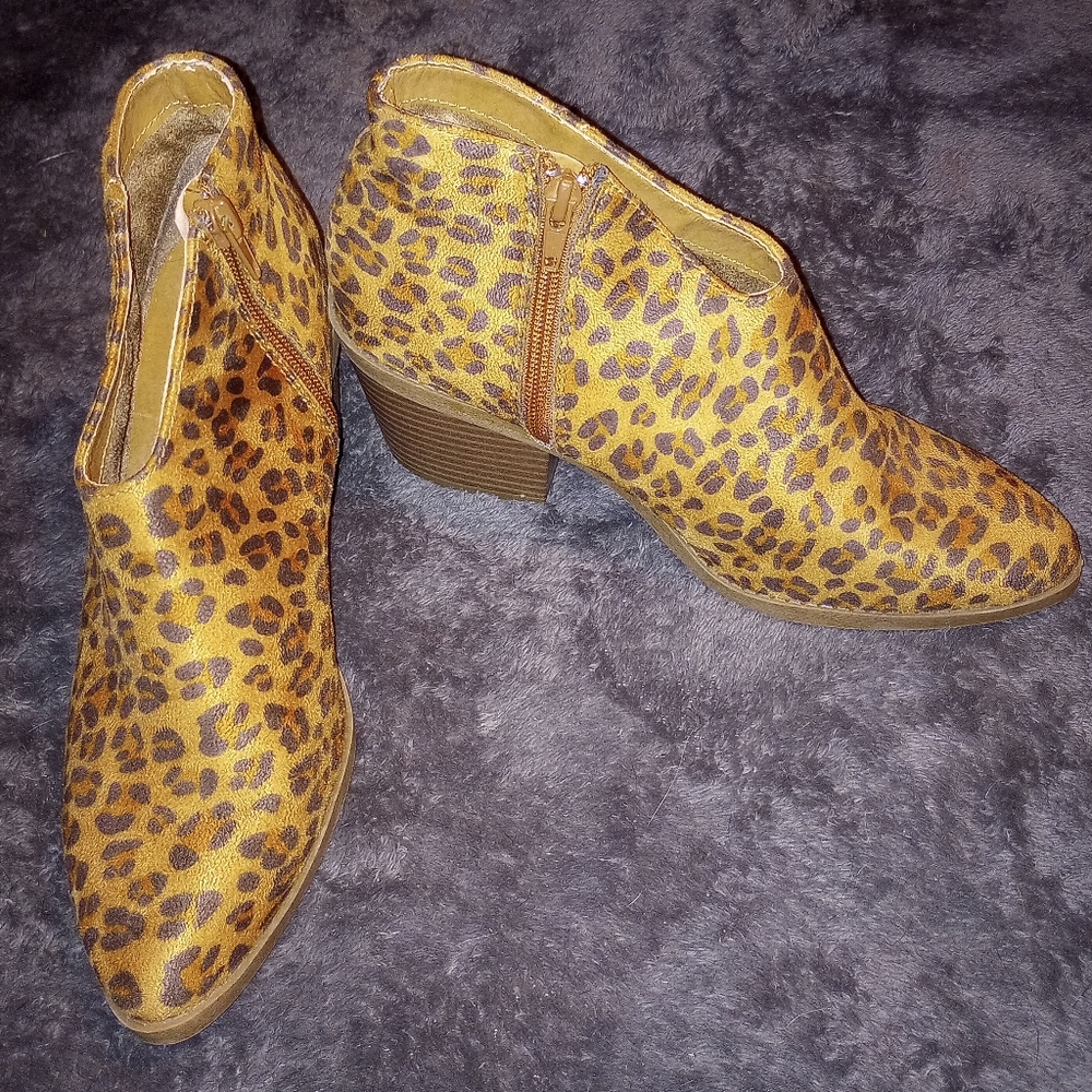 Jellypop leopard booties